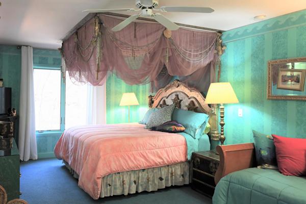 Rooms at Blue Skies Inn Bed and Breakfast